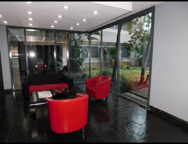 984M² OFFICE TO LET IN FERNDALE